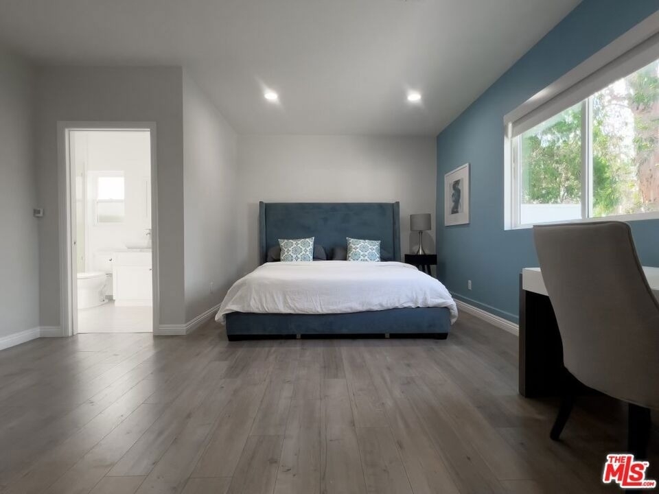 5740 Vantage Avenue - Photo 9