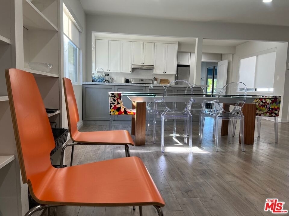 5740 Vantage Avenue - Photo 6