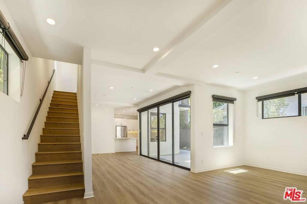 538 Vernon Avenue - Photo 9
