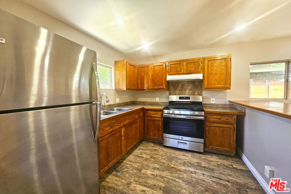 6946 1/2 Jellico Avenue - Photo 5