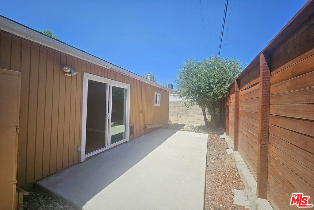 6946 1/2 Jellico Avenue - Photo 18