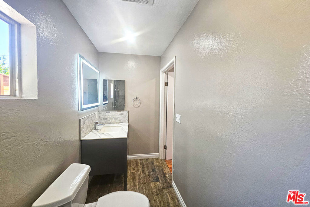 6946 1/2 Jellico Avenue - Photo 15