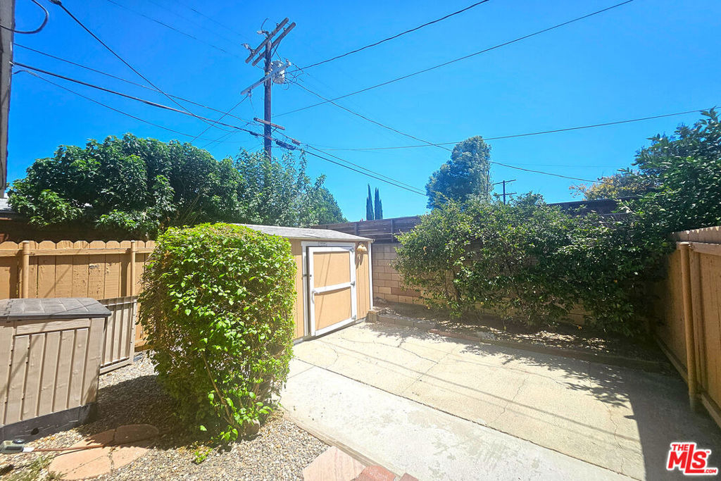 6946 1/2 Jellico Avenue - Photo 25