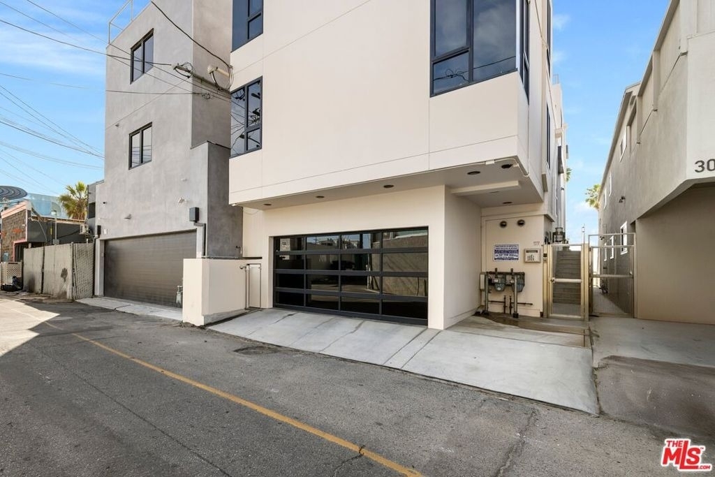 3007 Ocean Front Walk - Photo 30