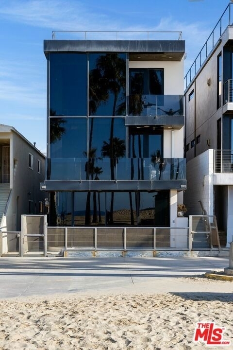 3007 Ocean Front Walk - Photo 3