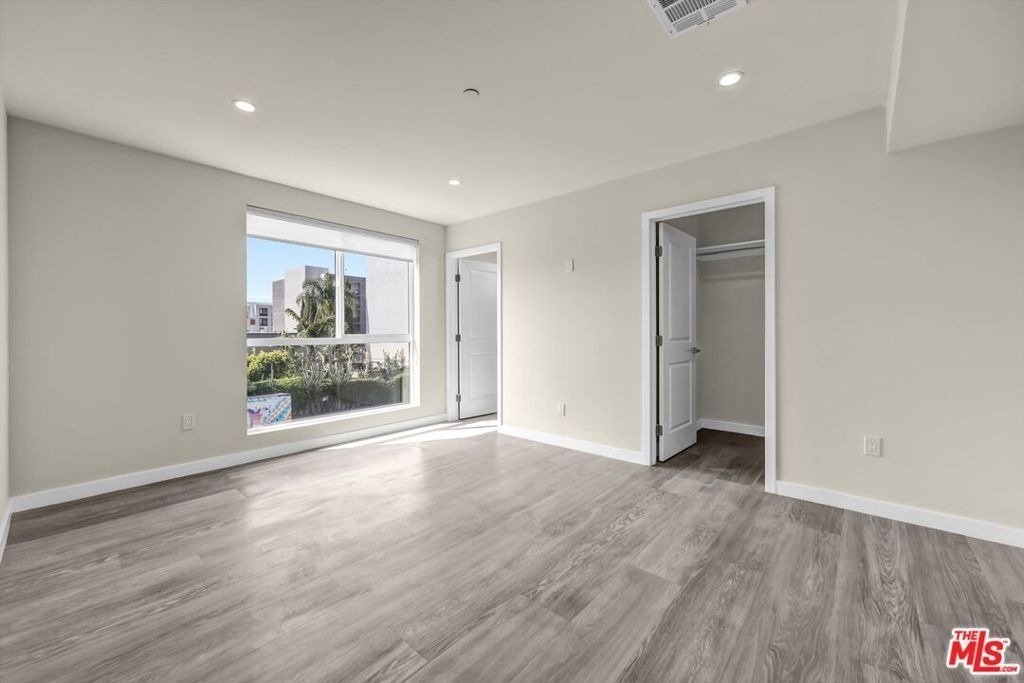 1305 N Sycamore Avenue - Photo 5