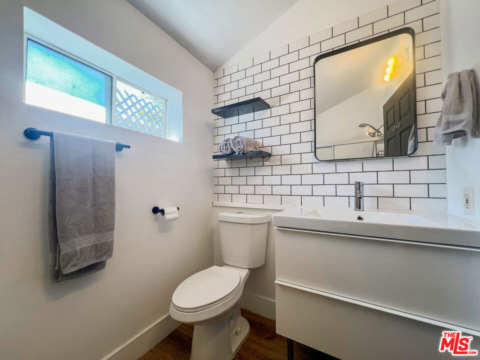 12835 Delano Street - Photo 10