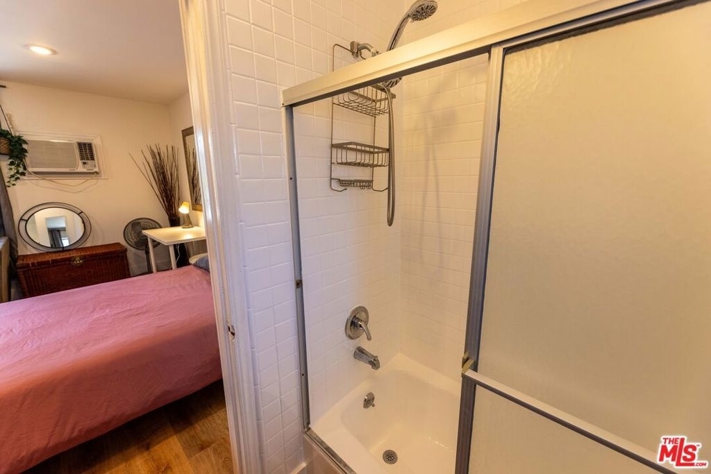 12835 Delano Street - Photo 9