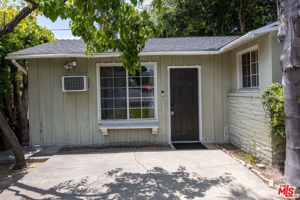 12835 Delano Street - Photo 12