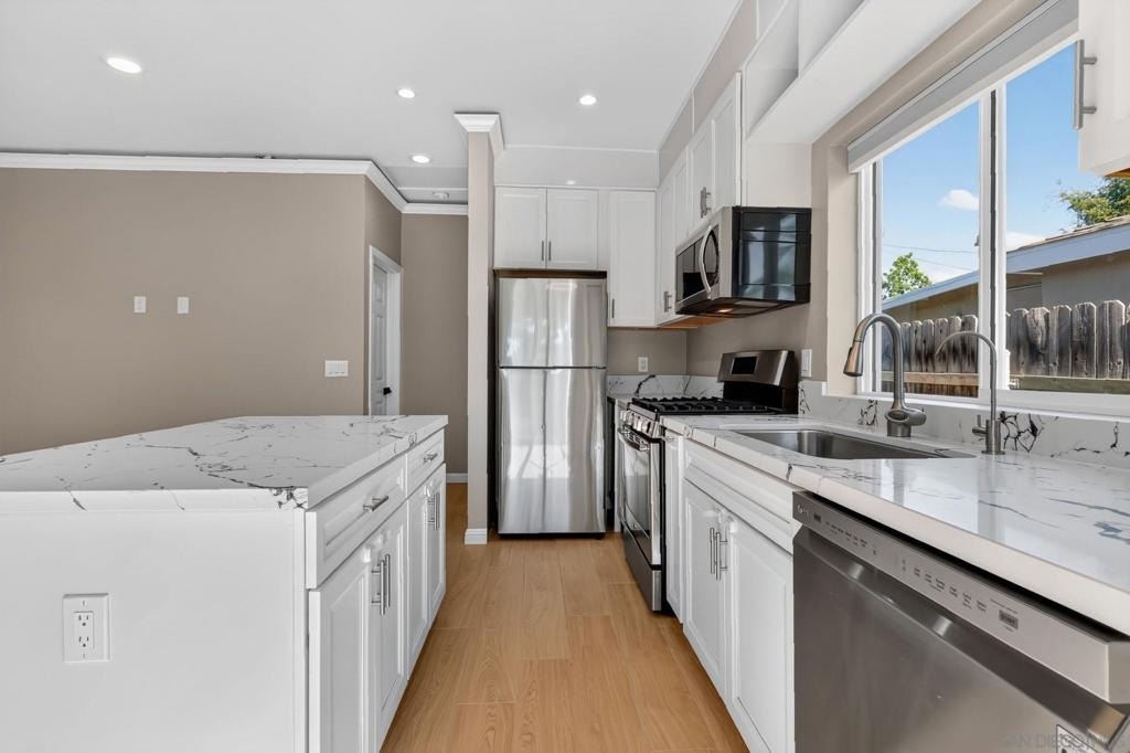 7105 Hoffman Ave - Photo 1