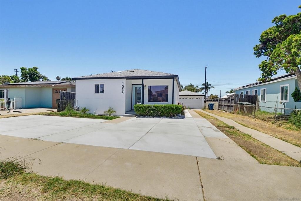 1038 Oaklawn - Photo 2