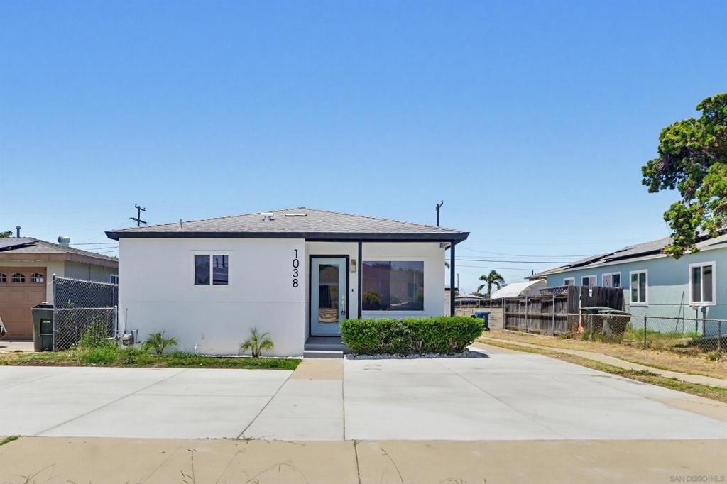 1038 Oaklawn - Photo 1