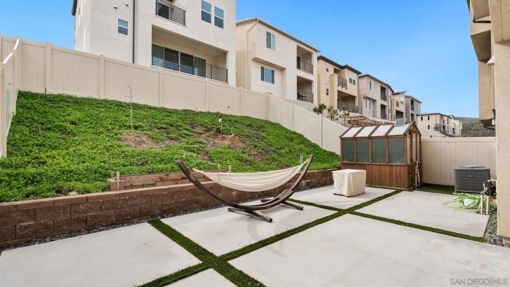 15681 Rennyson - Photo 2