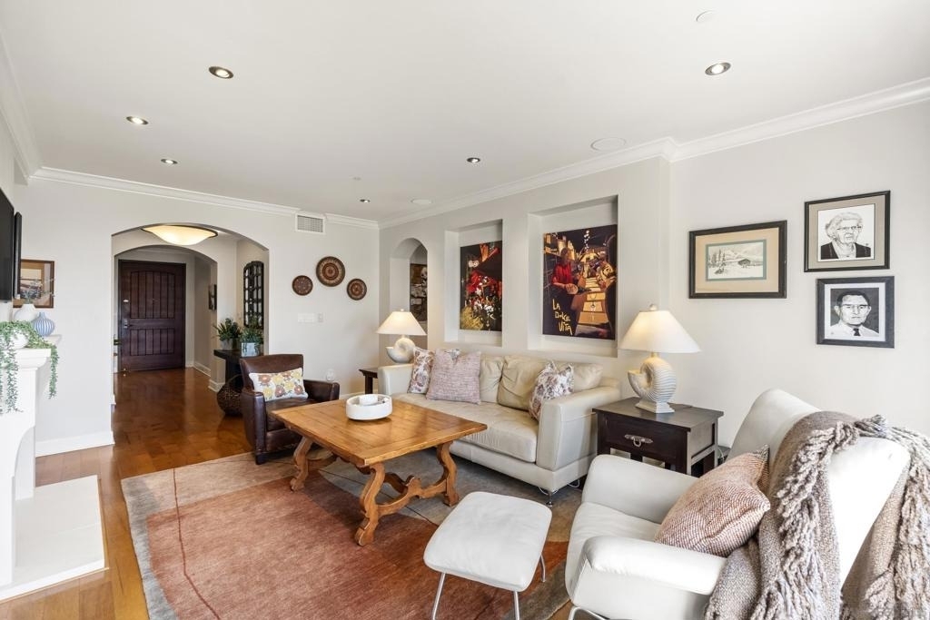 1010 Genter St - Photo 2