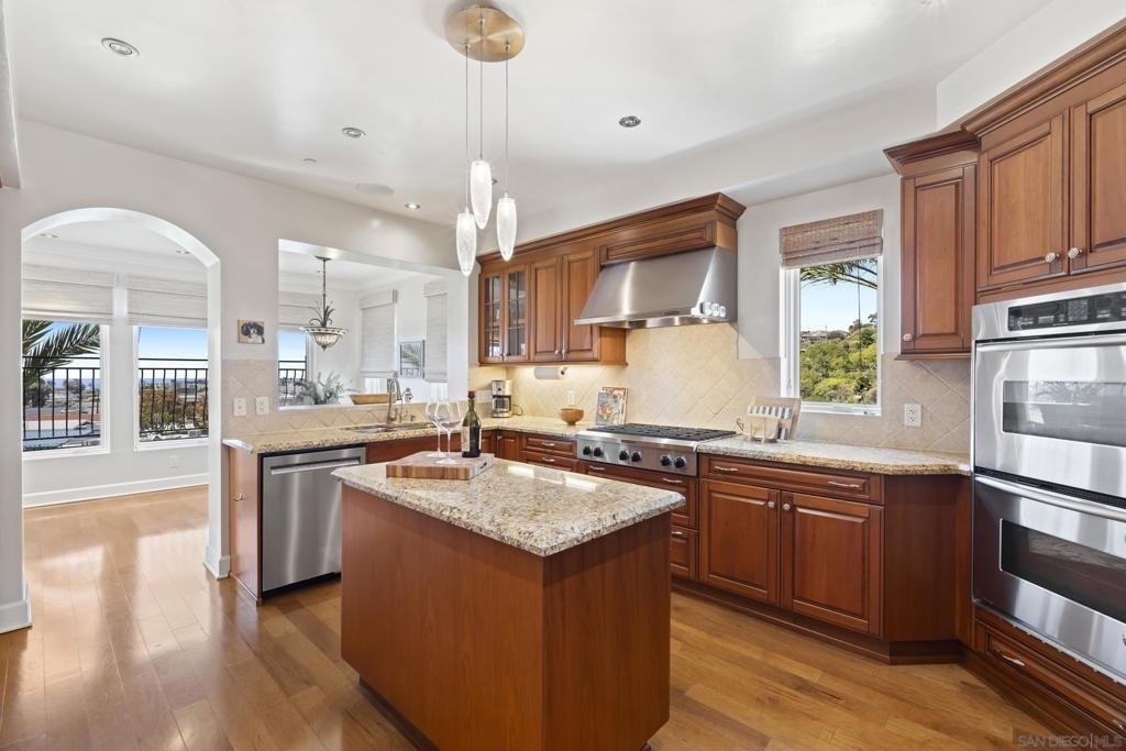 1010 Genter St - Photo 6