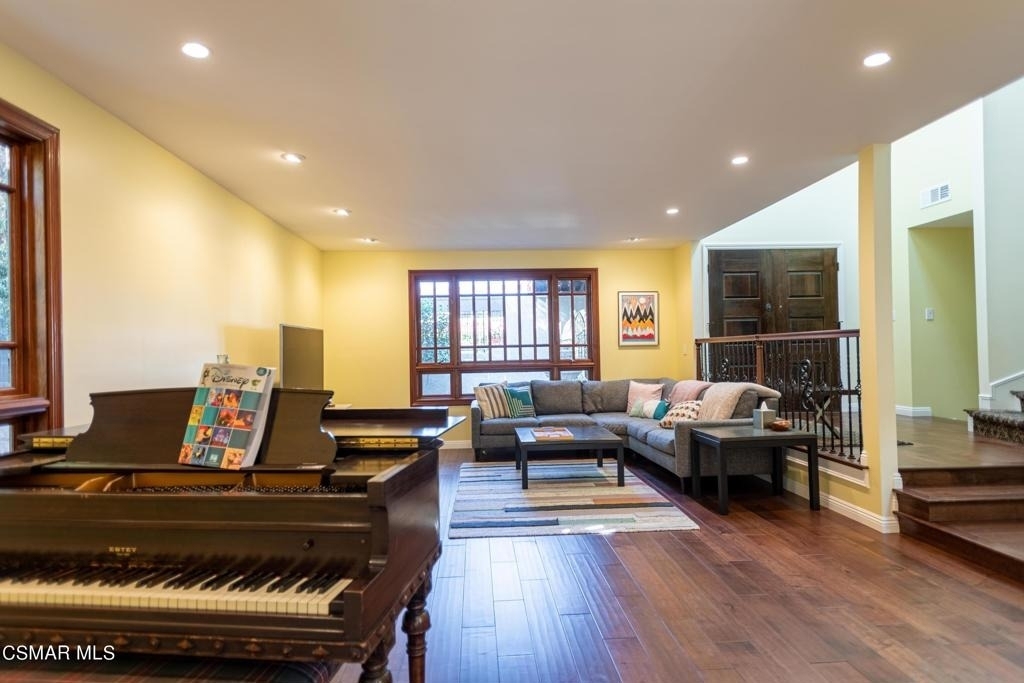 1504 Folkestone Terrace - Photo 5