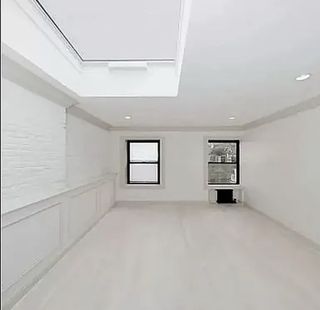132 East 61st Street - Photo 6