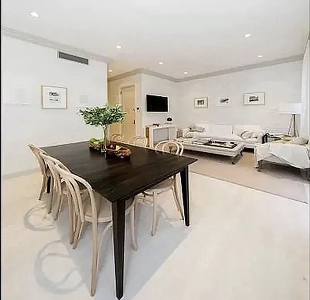 132 East 61st Street - Photo 2