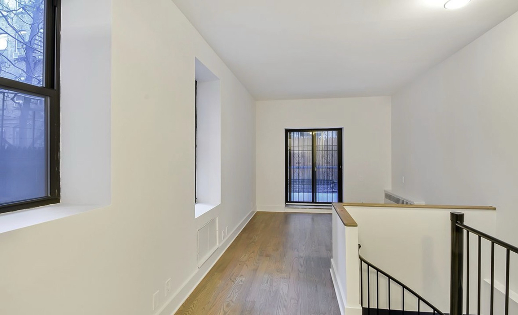 226 East 25th Street - Photo 0