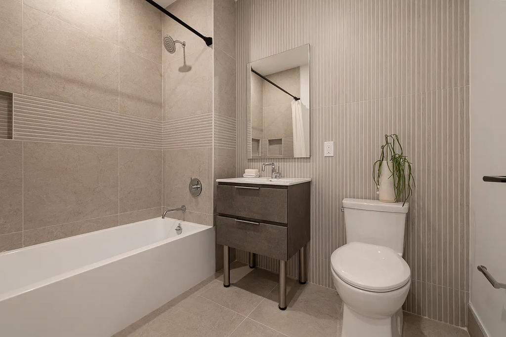 706 E32nd Street Brooklyn NY 11210 - Photo 5