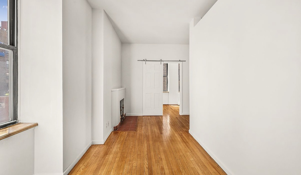121 Madison Avenue - Photo 2