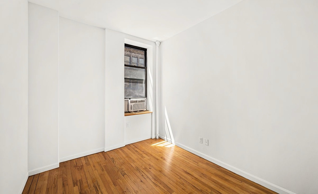 121 Madison Avenue - Photo 4