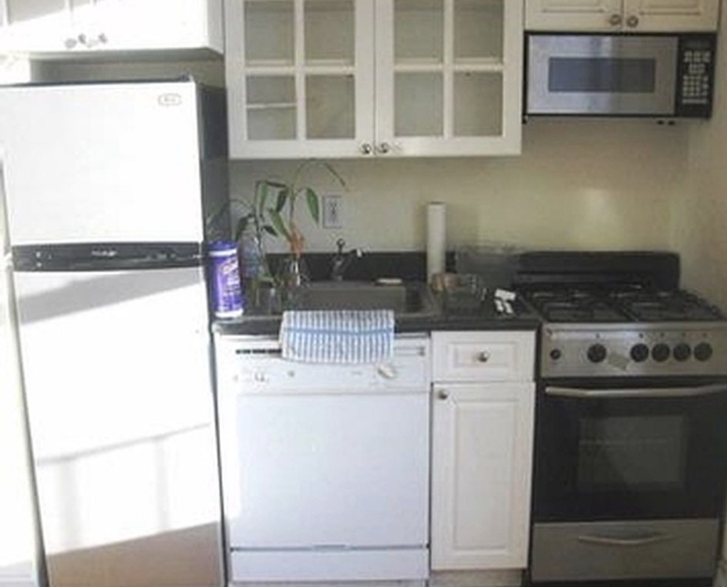 410 East 13th Street - Photo 2