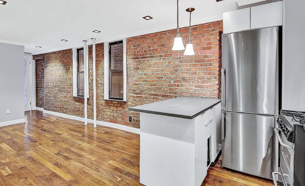 115 Mulberry Street - Photo 2