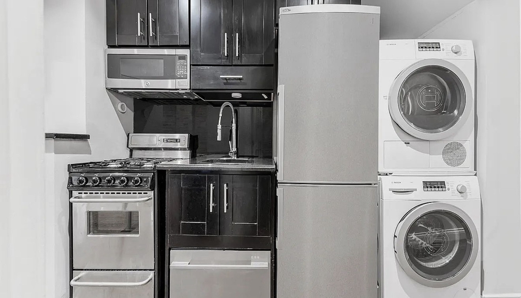 115 Mulberry Street - Photo 1