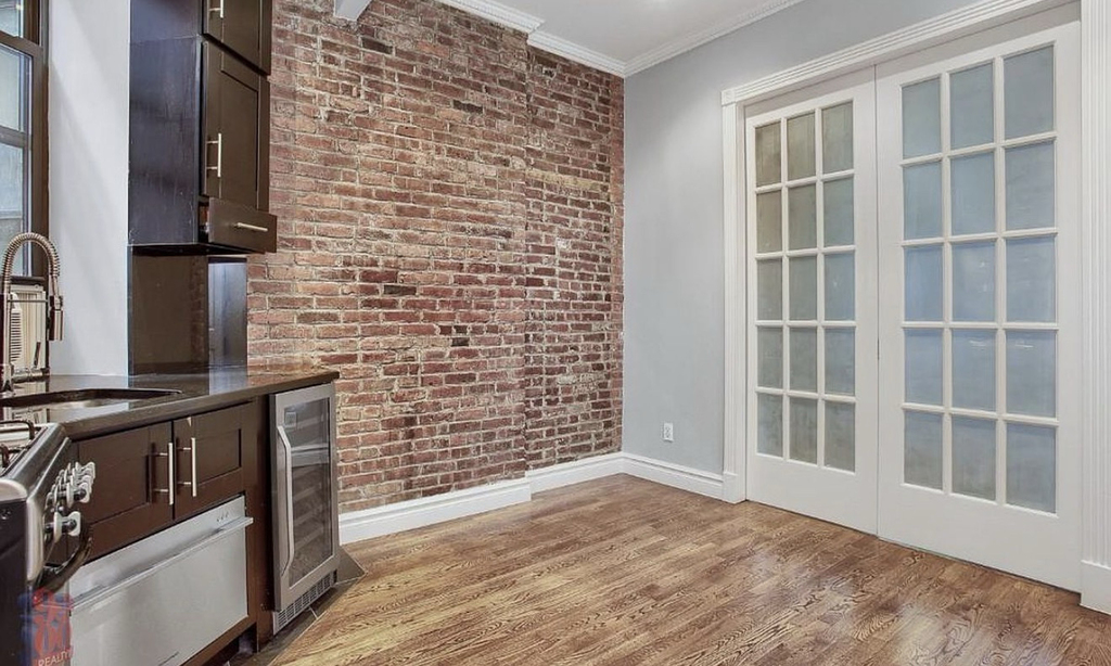 246 Mott Street - Photo 1