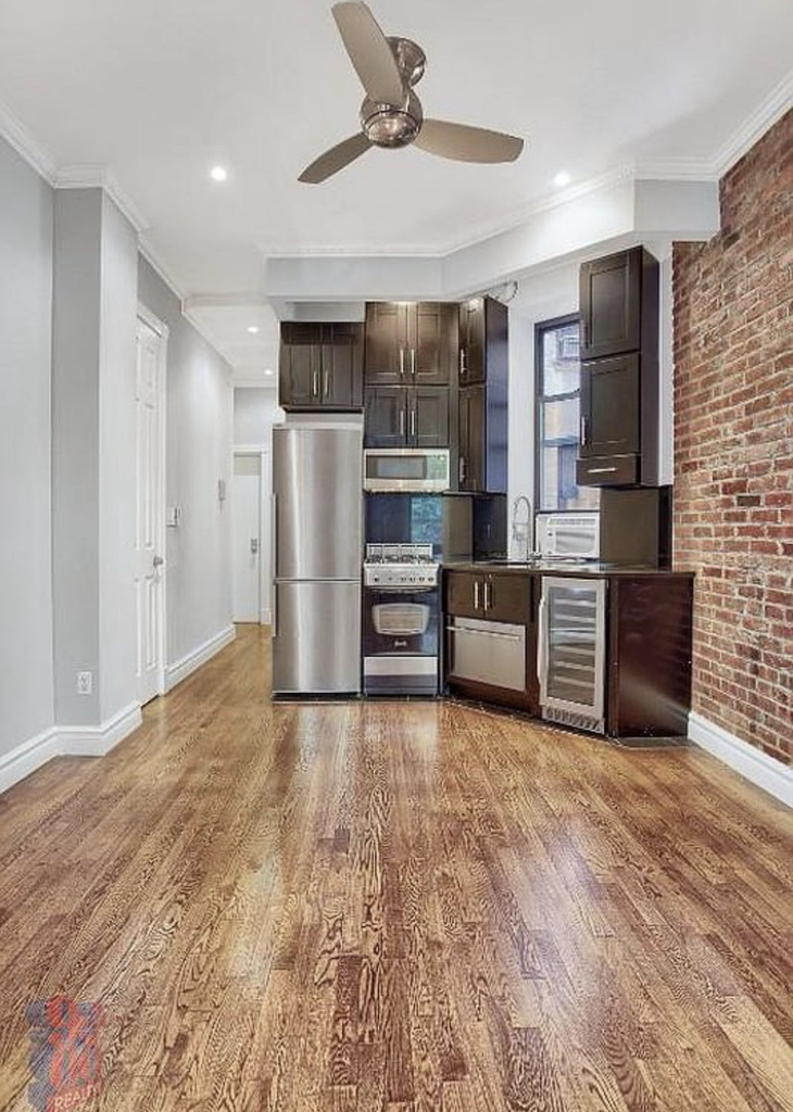 246 Mott Street - Photo 2