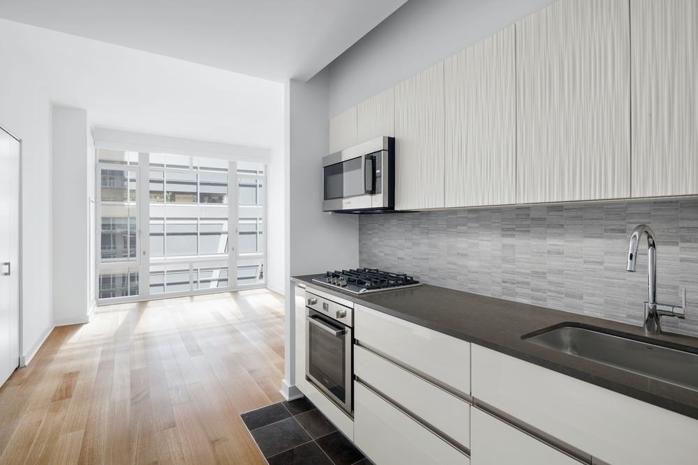 1050 6th Avenue - Photo 0