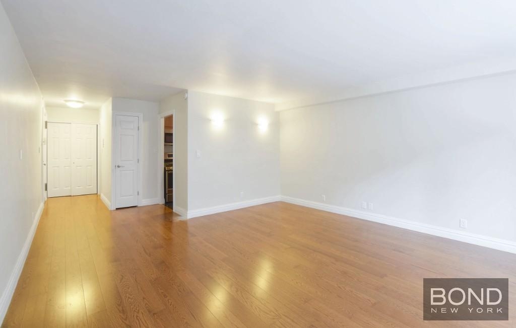 West 45th Street - Photo 1