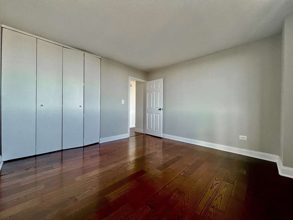 3333 Broadway - Photo 3