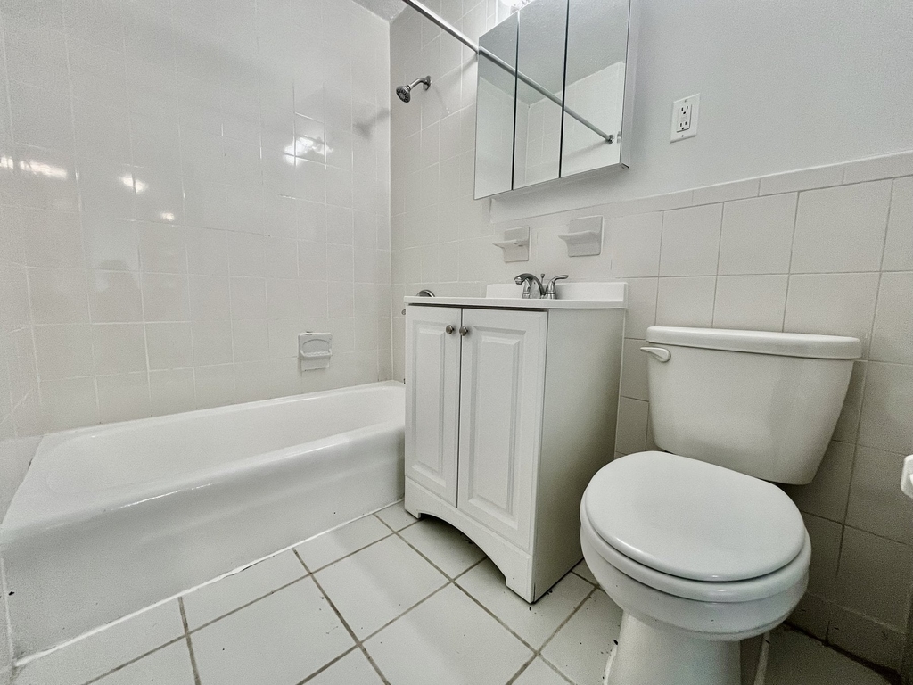 3333 Broadway - Photo 4