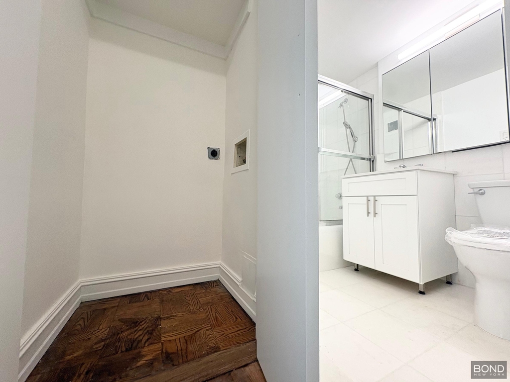East 71st Street - Photo 5