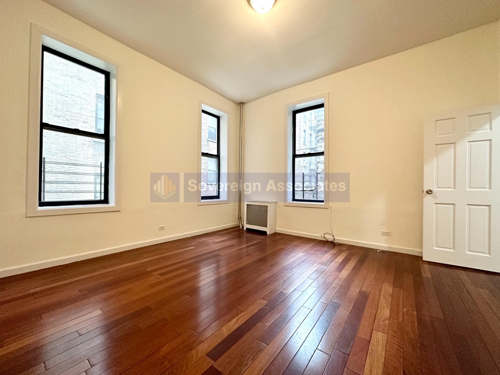 255 Fort Washington Avenue - Photo 1