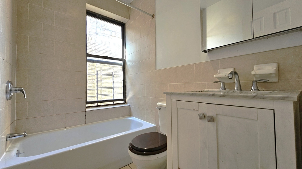 20 Magaw Place - Photo 10