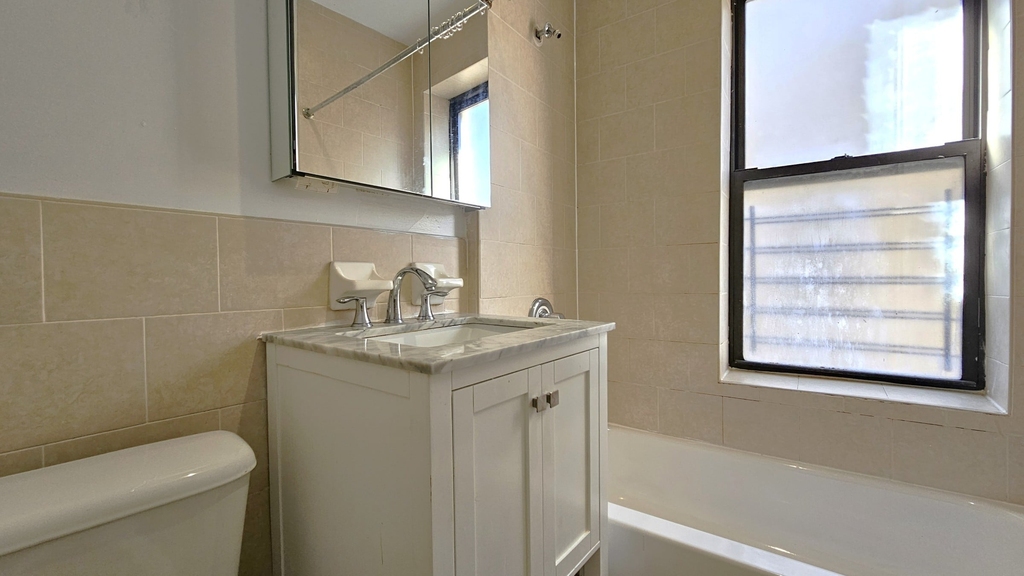 20 Magaw Place - Photo 9