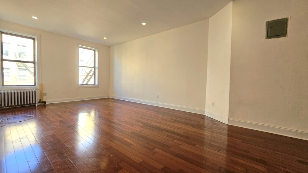 20 Magaw Place - Photo 1