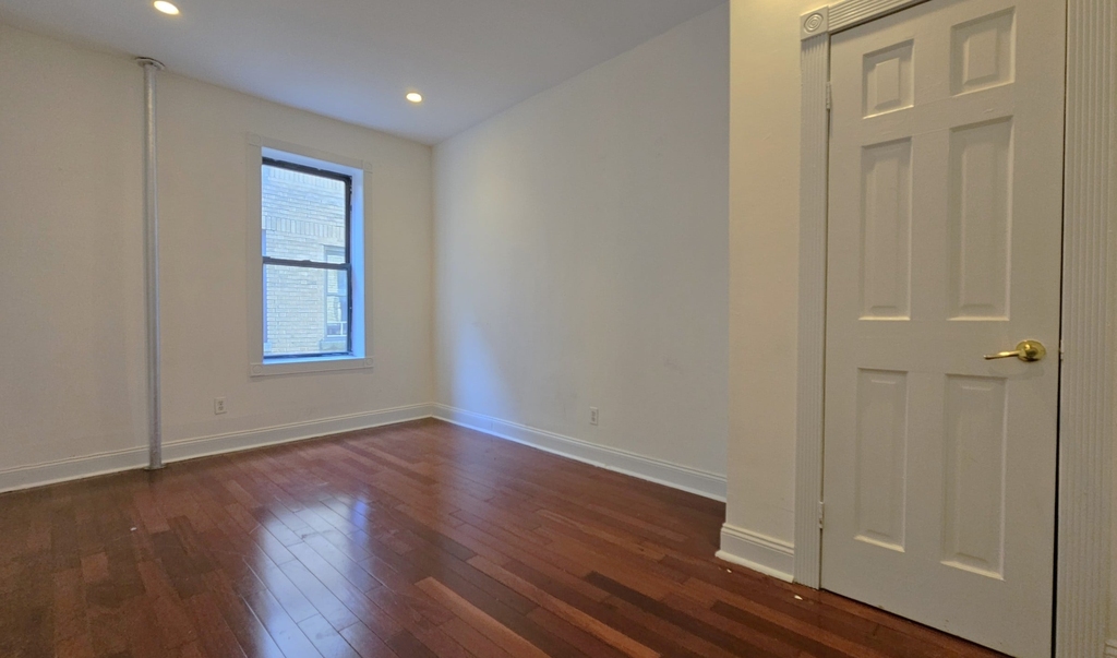 20 Magaw Place - Photo 7