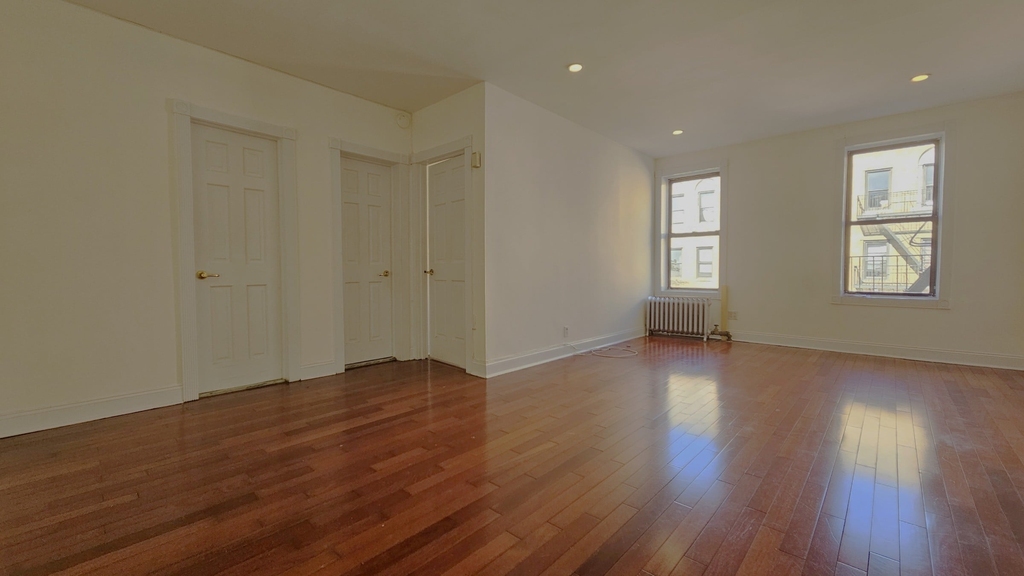 20 Magaw Place - Photo 2