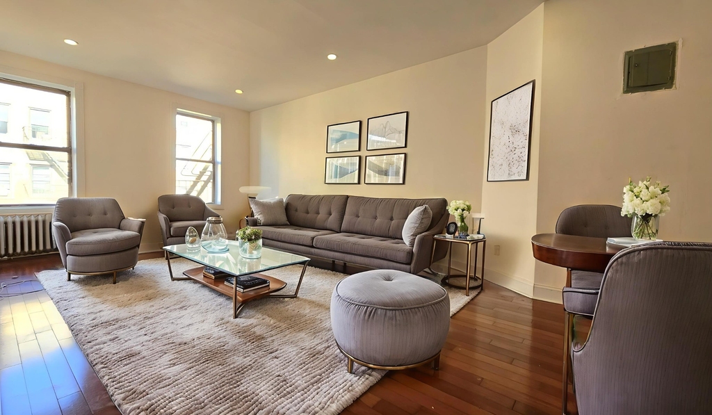 20 Magaw Place - Photo 0