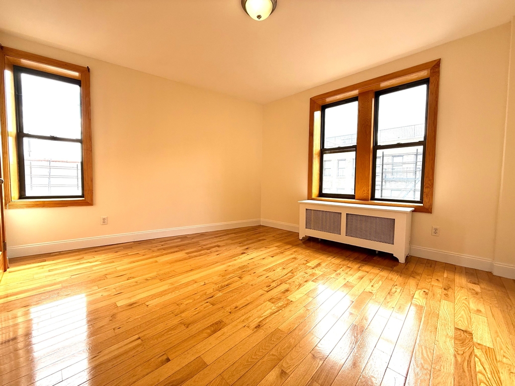 20 Magaw Place - Photo 3