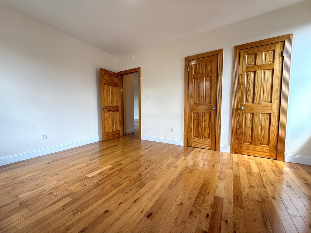 20 Magaw Place - Photo 4