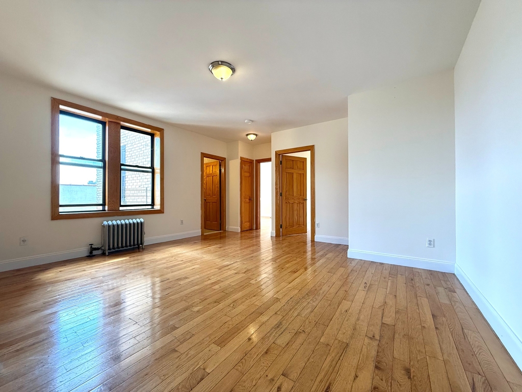 20 Magaw Place - Photo 0