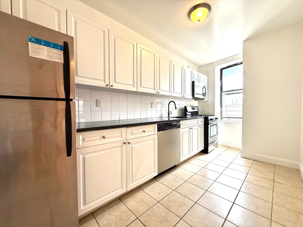20 Magaw Place - Photo 2