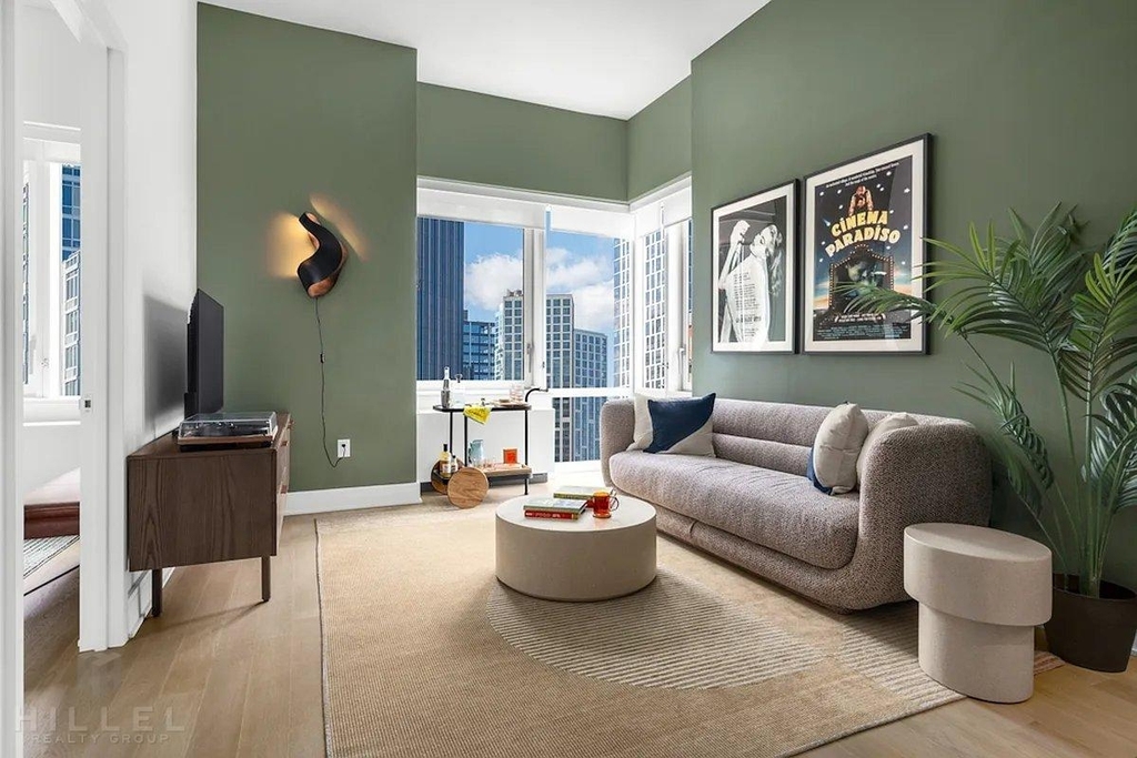 Ashland Place - Photo 1