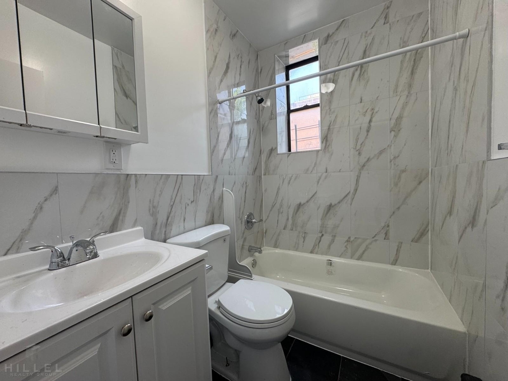 Rockaway Avenue - Photo 9