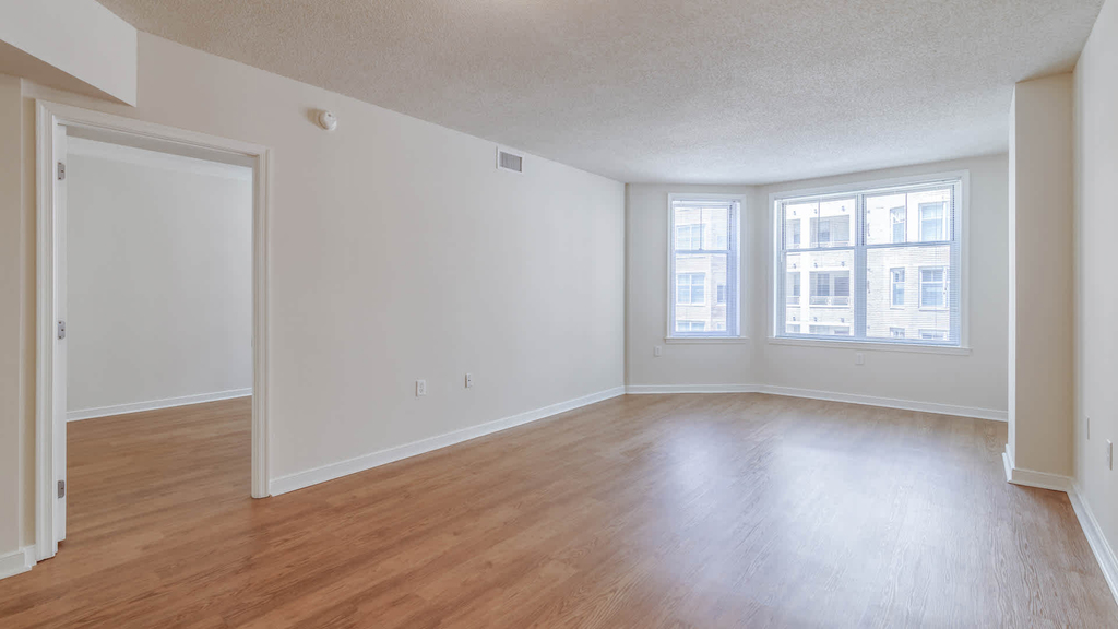 2400 M Street Nw - Photo 32
